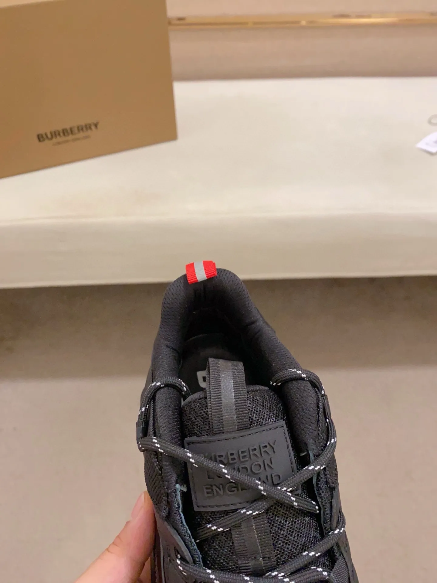 Men's shoes 💰: 640💰🇮🇹🇮🇹BURBERRY's top purchasing agents are available simultaneously at the counter. 🔍🔍Synchronized sales. Positive code number: 38-46. Italian imported cowhide, fully imported sheepskin lining, sole: original sole provided by the original factory, exclusive movable molded sole, super comfortable, original factory follow-up goods, 🔍🔍high quality, you can enter and exit the counter at will, welcome to compare